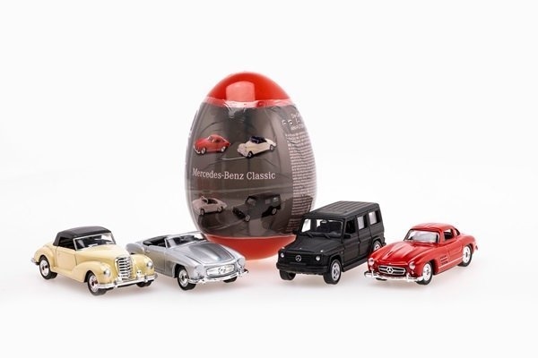 1_B66055643_m-mb-museum-car-surprise-1x60