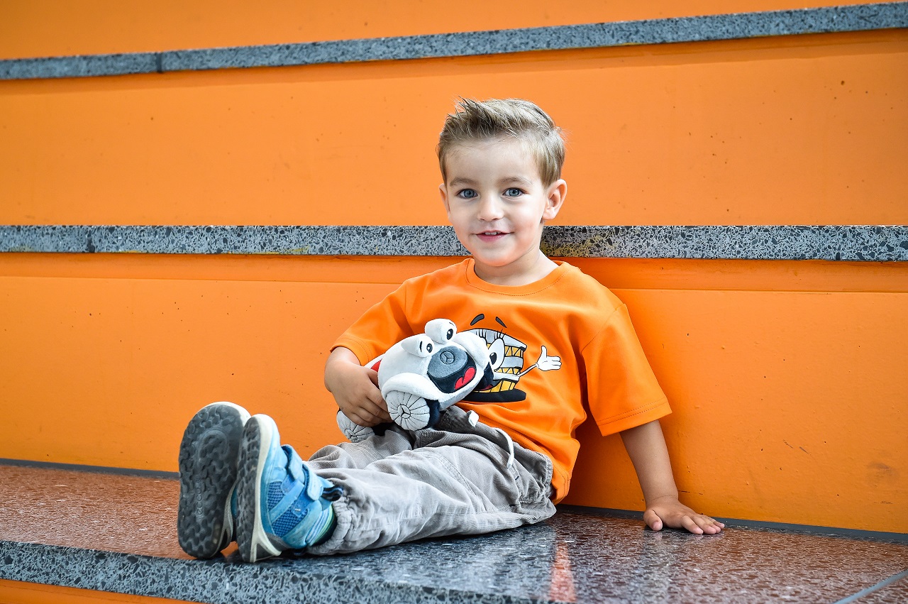 Mercedes-Benz Museum children’s gym bag green or orange