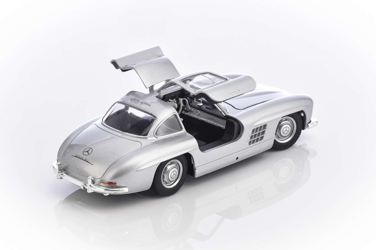 Mercedes-Benz 300 SL (W 198) silver 1:24 | Mercedes-Benz Mercedes-Benz 300 SL (W 198) silver 1:24 | Mercedes-Benz